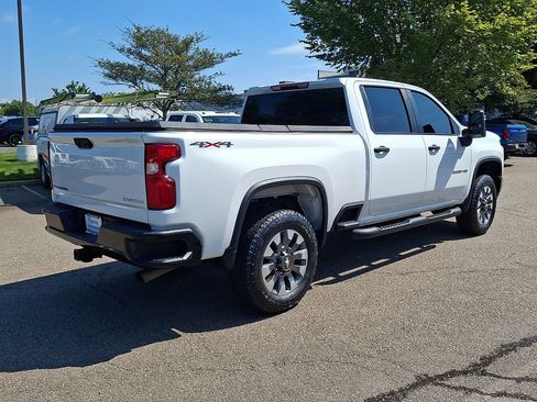Used 2021 Chevrolet Silverado 2500 Custom w/ Custom Value Package AWD/4WD image 9