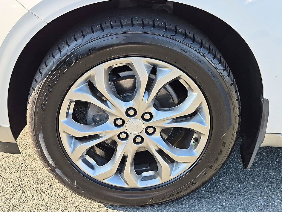 Certified 2019 Buick Enclave Avenir w/ Avenir Technology Package FWD image 10