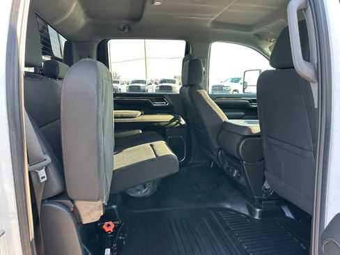 Used 2024 Chevrolet Silverado 3500 LT w/ Convenience Package image 28