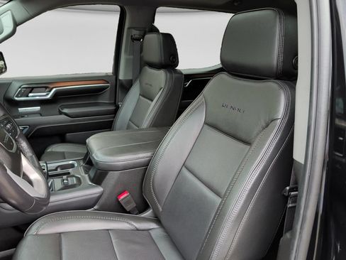 Used 2024 GMC Sierra 1500 Denali w/ Technology Package AWD/4WD image 17
