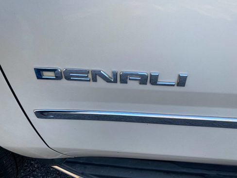 Used 2015 GMC Yukon XL Denali w/ Touring Package image 12