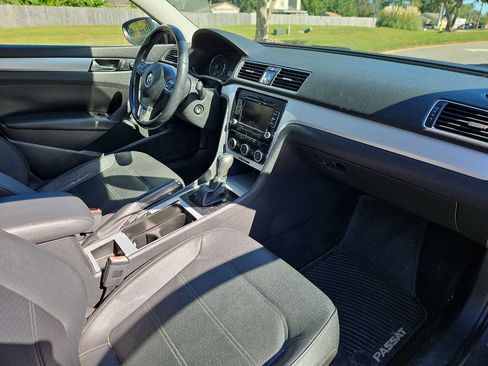 Used 2012 Volkswagen Passat 2.5 SE image 12