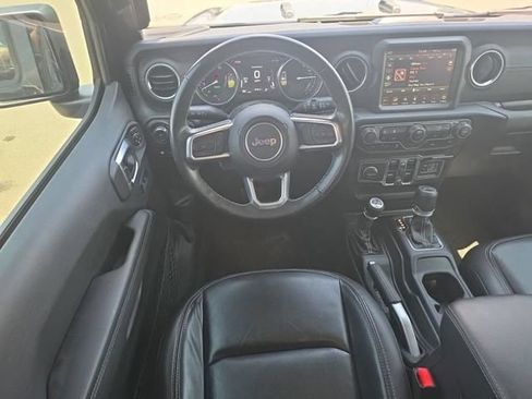 Used 2022 Jeep Wrangler Unlimited Sahara w/ Cold Weather Group AWD/4WD image 5