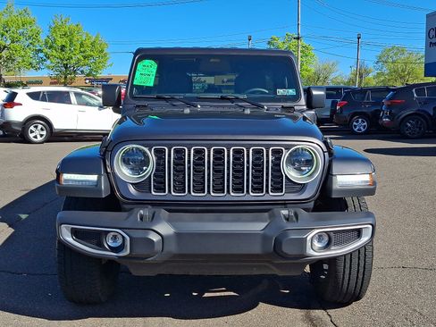 Used 2025 Jeep Wrangler Unlimited Sahara w/ Safety Group AWD/4WD image 2