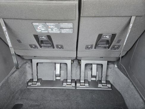 New 2026 Kia Carnival FWD image 22