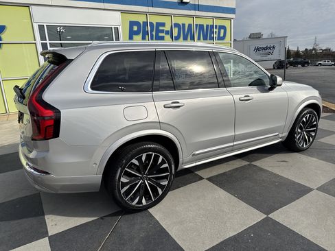 Used 2025 Volvo XC90 B5 Plus image 10