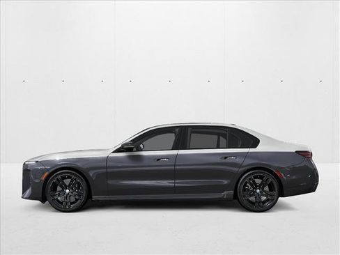 New 2027 BMW 740i RWD image 2