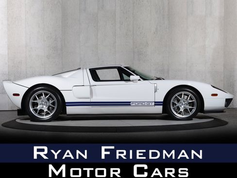 Used 2006 Ford GT RWD image 1