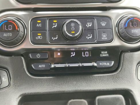 Used 2019 Chevrolet Suburban LT image 25