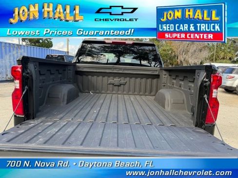 Used 2025 Chevrolet Silverado 1500 Custom Trail Boss w/ Dark Appearance Package image 12