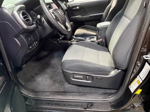 Used 2021 Toyota Tacoma TRD Off-Road w/ Technology Package image 58