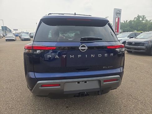 New 2026 Nissan Pathfinder SL w/ SL Premium Package AWD/4WD image 6