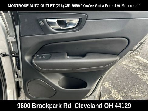 Used 2022 Volvo XC60 B5 Inscription image 30