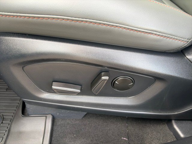 Used 2026 Ford Explorer Active AWD/4WD image 13