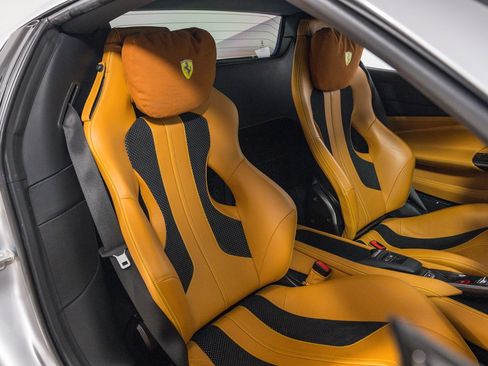 Used 2021 Ferrari F8 Tributo image 42