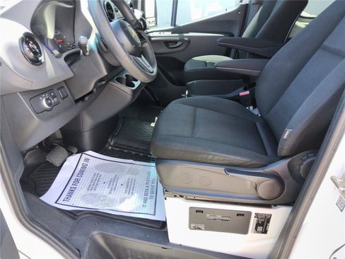 Used 2019 Mercedes-Benz Sprinter 2500 image 12