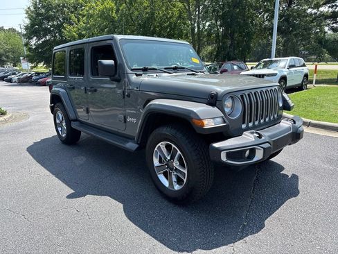 Used 2019 Jeep Wrangler Unlimited Sahara AWD/4WD image 7
