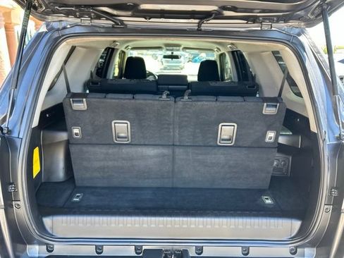 Used 2018 Toyota 4Runner SR5 w/ Convenience Package RWD image 9