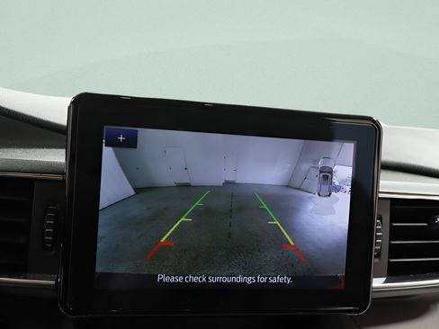 Used 2023 Ford Explorer XLT w/ Equipment Group 202A AWD/4WD image 14