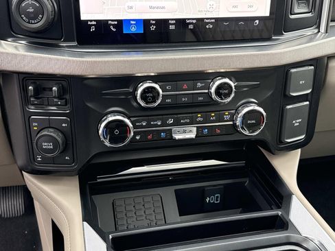New 2026 Ford F350 Platinum w/ Platinum Plus Package AWD/4WD image 16