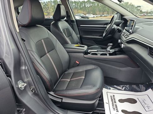 Used 2025 Nissan Altima 2.5 SR image 13