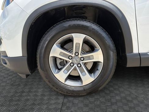 Used 2025 Honda Pilot EX-L image 13