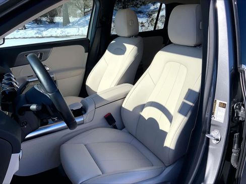 Used 2023 Mercedes-Benz GLA 250 4MATIC image 9