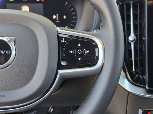 New 2026 Volvo XC90 B6 Plus w/ Protection Package Premier image 31