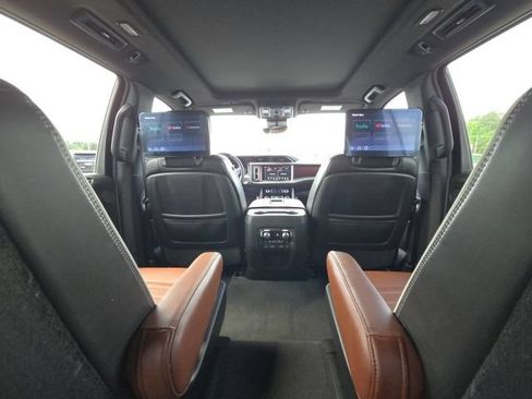 Used 2023 GMC Yukon Denali Ultimate AWD/4WD image 22