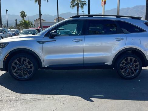 Used 2022 Kia Sorento SX Prestige image 12