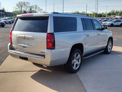 Used 2018 Chevrolet Suburban Premier AWD/4WD image 15
