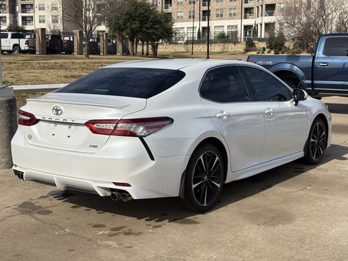 Used 2018 Toyota Camry XSE image 4