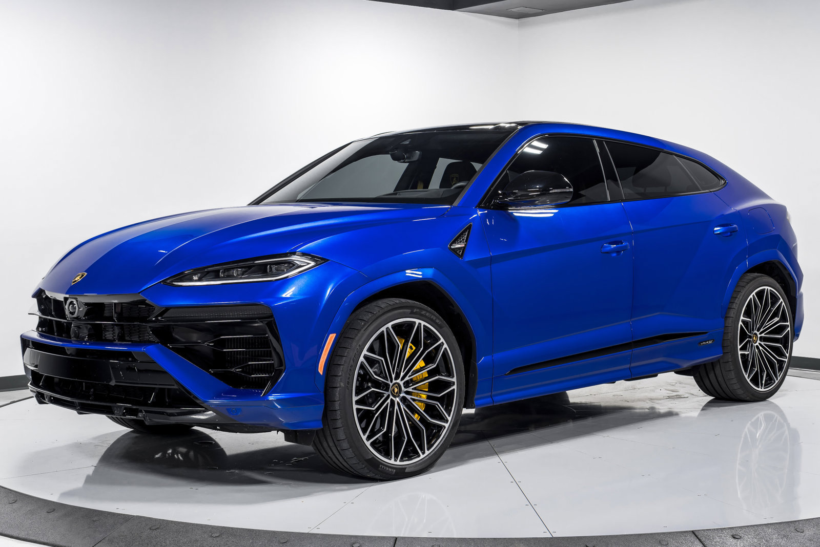 Used 2025 Lamborghini Urus SE AWD/4WD image 7