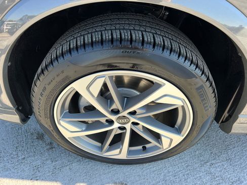 New 2025 Audi Q3 2.0T Premium image 11