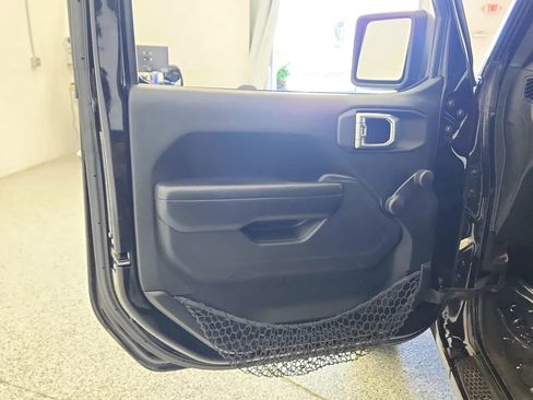 Used 2018 Jeep Wrangler Sport image 26