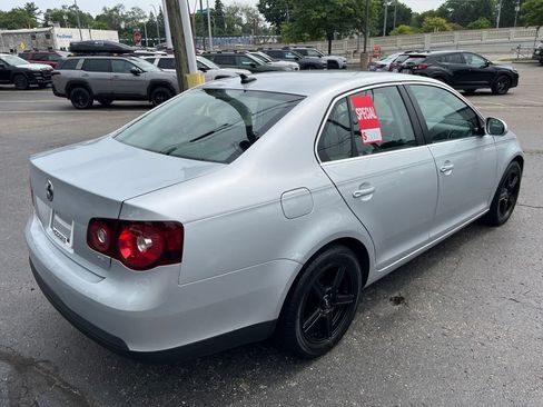 Used 2009 Volkswagen Jetta SE FWD image 6