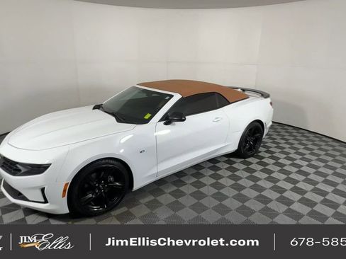 Certified 2020 Chevrolet Camaro LT image 3
