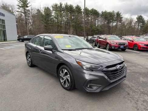 Used 2025 Subaru Legacy Premium AWD/4WD image 3
