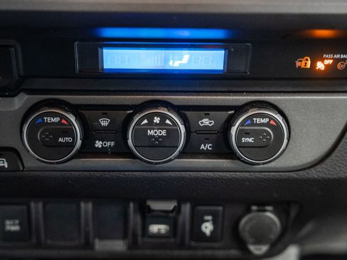 Used 2022 Toyota Tacoma TRD Sport image 30