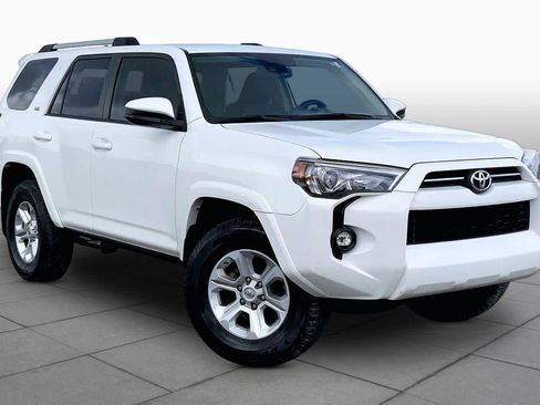 Used 2021 Toyota 4Runner SR5 image 3