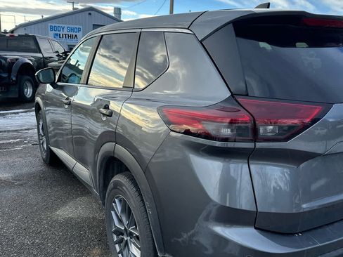 Used 2024 Nissan Rogue S image 3