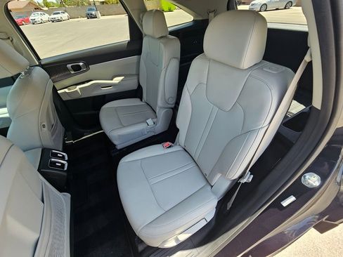Used 2022 Kia Sorento S FWD image 15