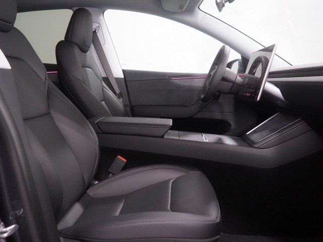 Used 2026 Tesla Model Y Long Range AWD/4WD image 16