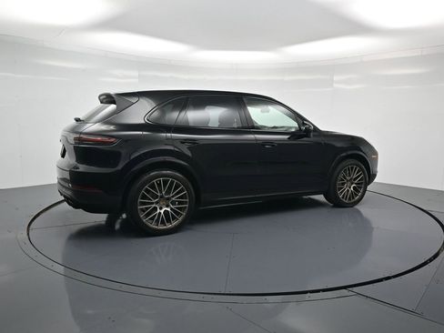 Used 2023 Porsche Cayenne S Platinum image 31