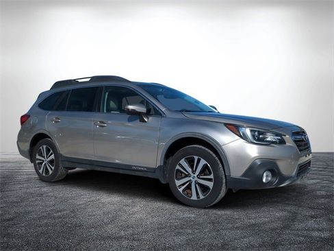 Used 2018 Subaru Outback 2.5i Limited image 1