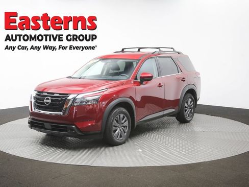 Used 2024 Nissan Pathfinder SV AWD/4WD image 57