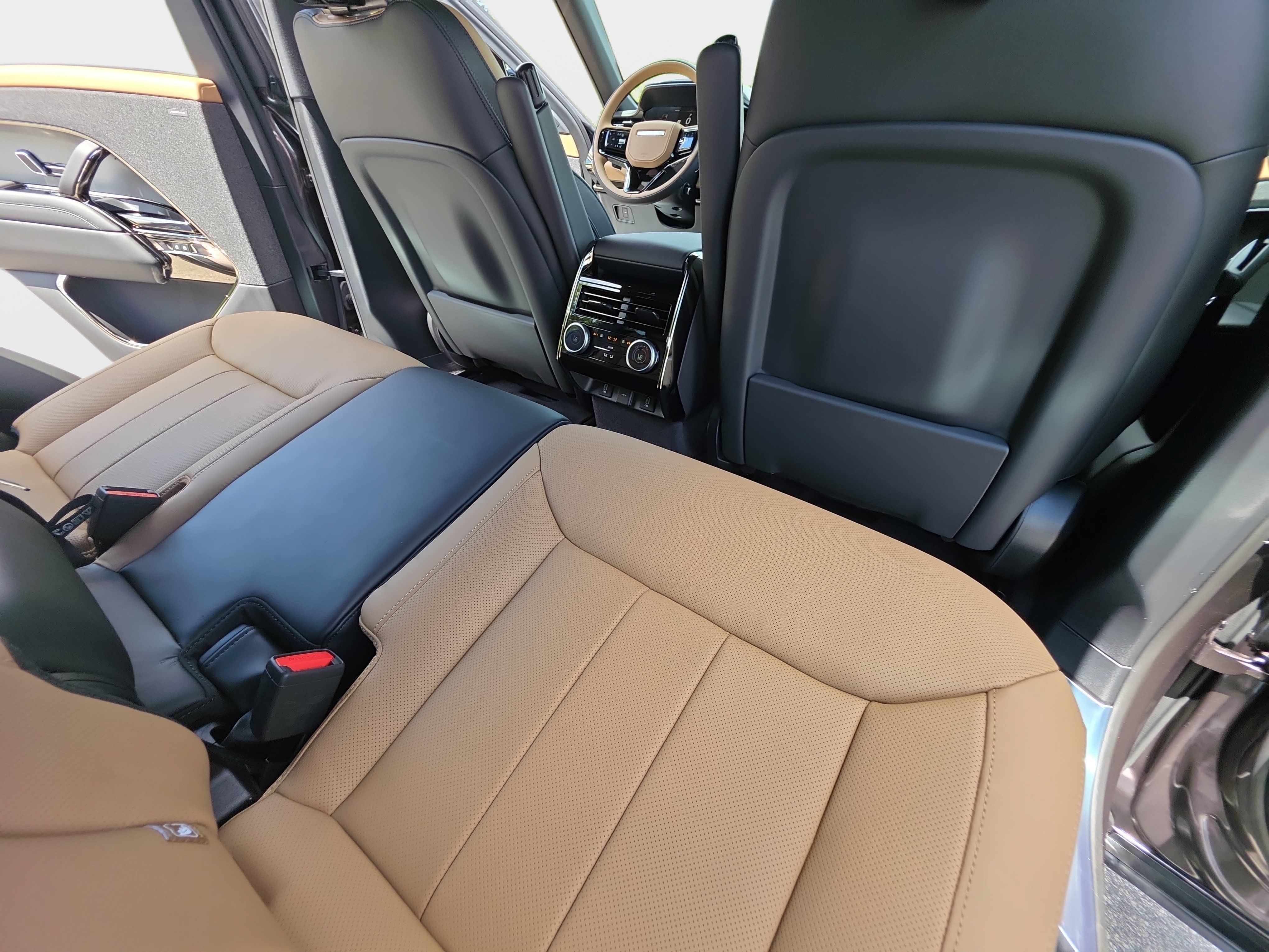 New 2026 Land Rover Range Rover Sport Dynamic SE AWD/4WD image 11