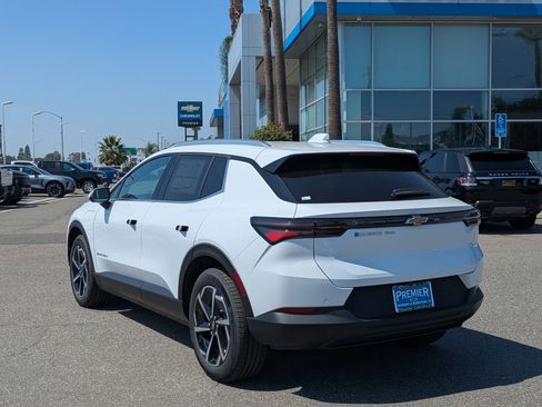Used 2026 Chevrolet Equinox EV LT image 3