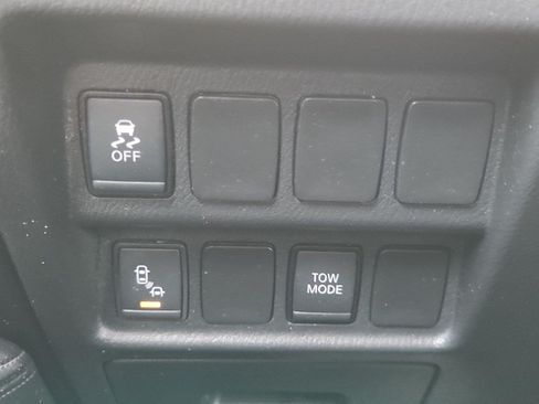 Used 2019 Nissan Pathfinder SV FWD image 32