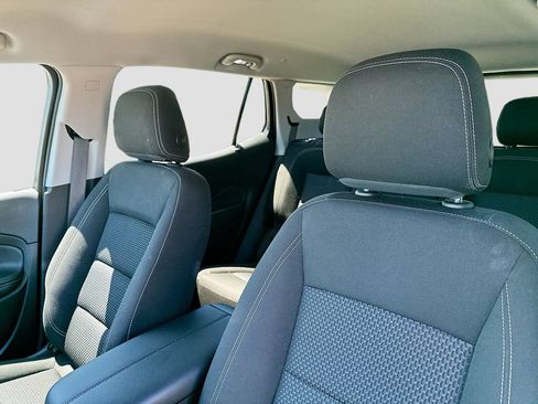 Used 2023 GMC Terrain SLE w/ Driver Convenience Package FWD image 12